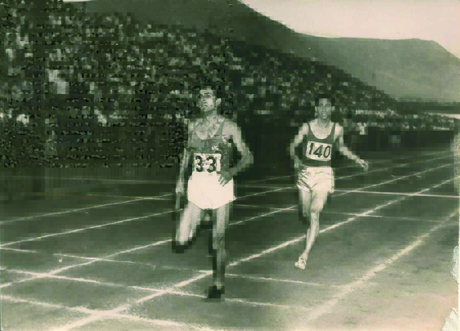 Ο Νίκος Γεωργόπουλος του Παναθηναϊκού στους Πανελλήνιους Αγώνες του 1958.