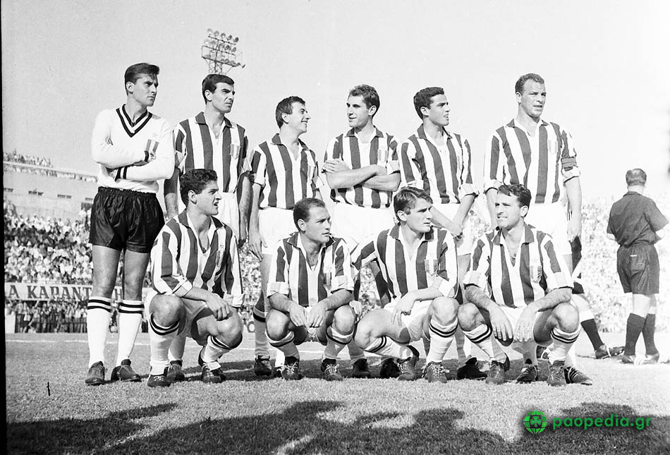 1961, Παναθηναϊκός - Γιουβέντους 1-1, ομαδική φωτογράφιση των Ιταλών στη Λεωφόρο Paopedia.gr 